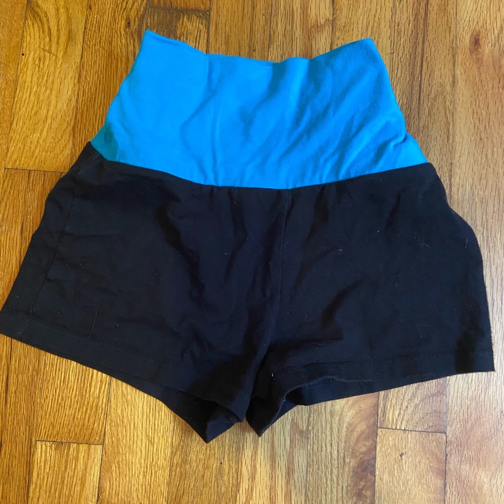 Stretchy high waisted blue waistband spandex shorts